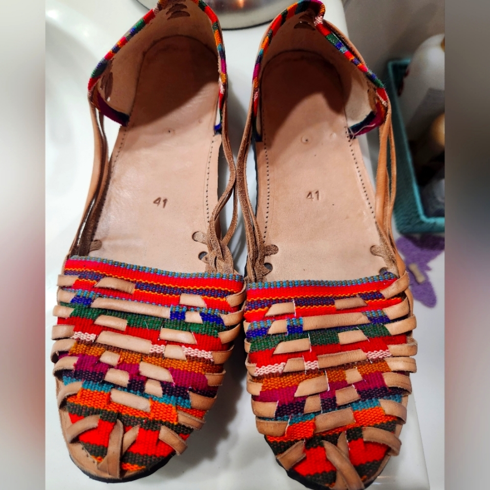 Leather Woven Mexican flats, women's size 8/41, Rubber Soles